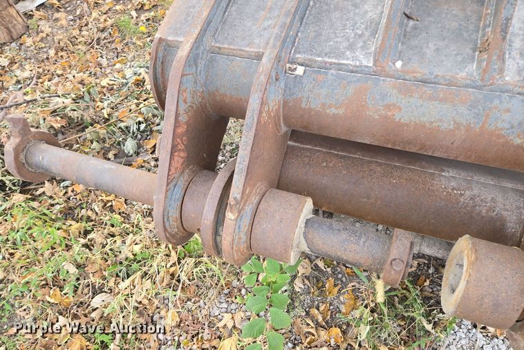 image for item EQ3545 Pemberton  grapple bucket 