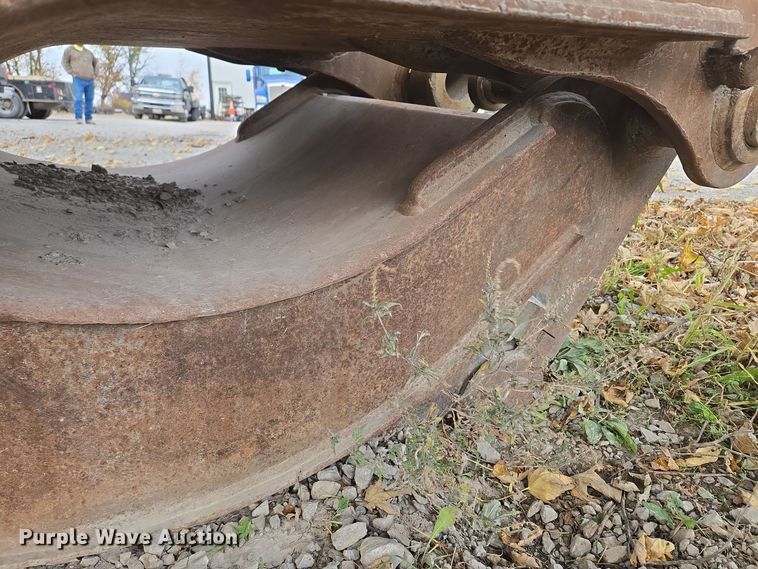 image for item EQ3545 Pemberton  grapple bucket 