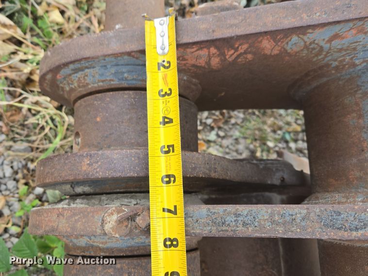 image for item EQ3545 Pemberton  grapple bucket 