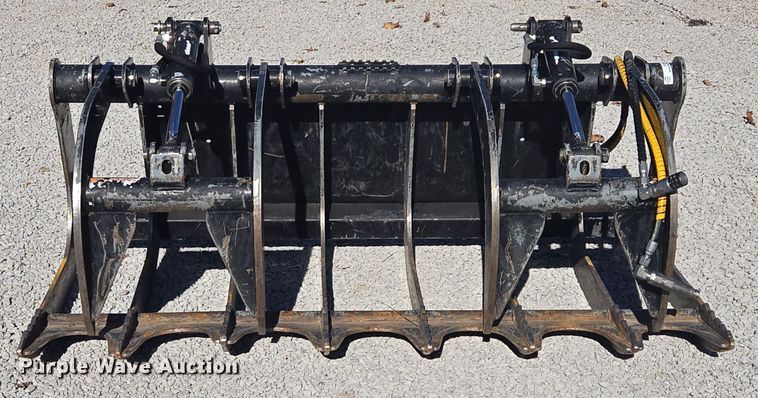 image for item EQ3582 Kubota  RG3074 skid steer grapple bucket