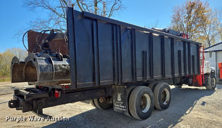 image for item EQ3584 1997 Ford  Max L-9000 grapple truck