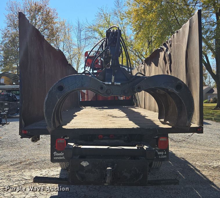 image for item EQ3584 1997 Ford  Max L-9000 grapple truck