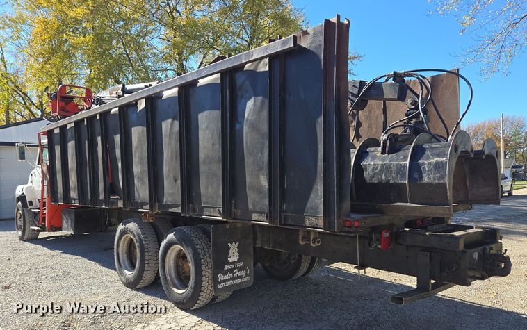 image for item EQ3584 1997 Ford  Max L-9000 grapple truck