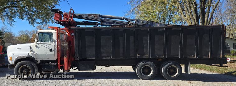 image for item EQ3584 1997 Ford  Max L-9000 grapple truck