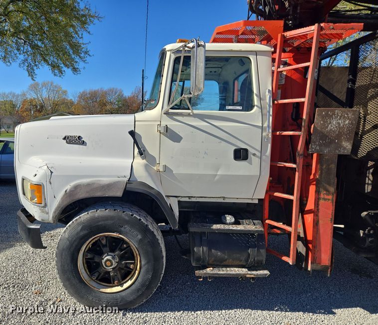 image for item EQ3584 1997 Ford  Max L-9000 grapple truck