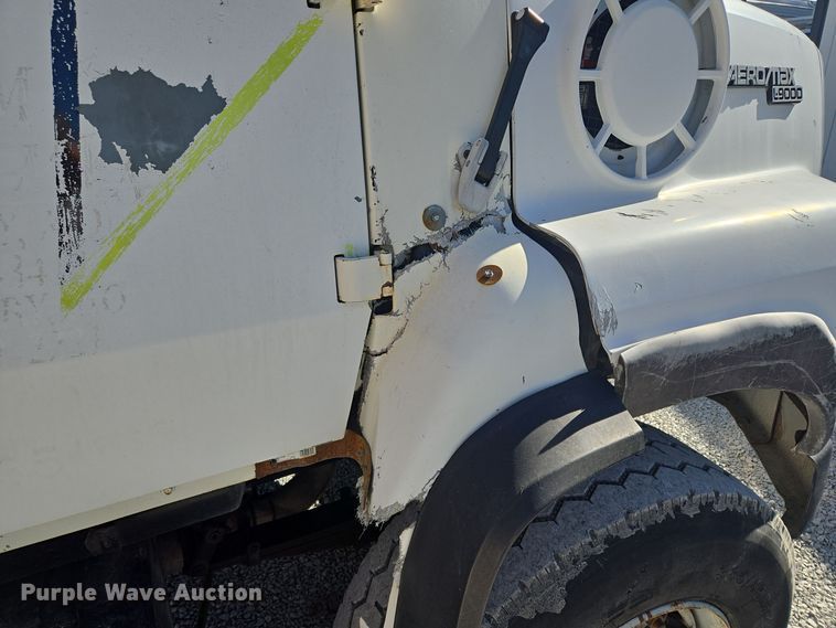 image for item EQ3584 1997 Ford  Max L-9000 grapple truck