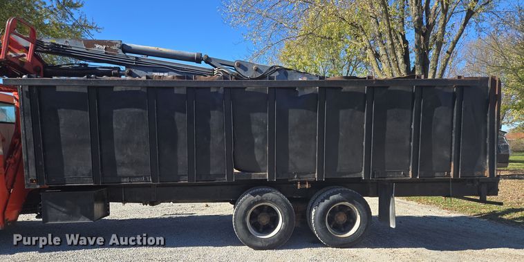 image for item EQ3584 1997 Ford  Max L-9000 grapple truck