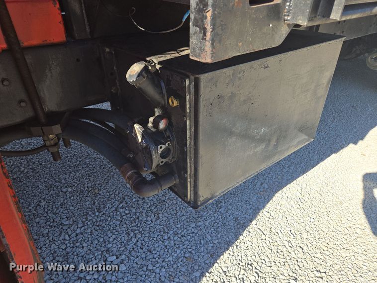 image for item EQ3584 1997 Ford  Max L-9000 grapple truck