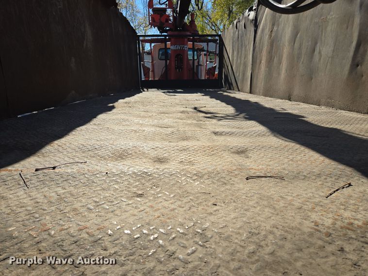 image for item EQ3584 1997 Ford  Max L-9000 grapple truck