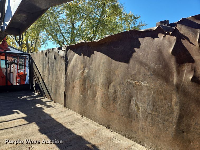 image for item EQ3584 1997 Ford  Max L-9000 grapple truck