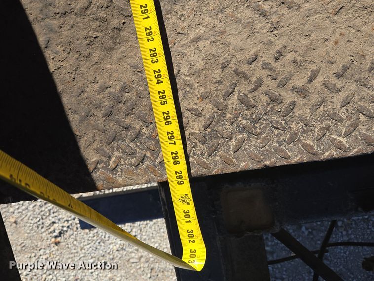 image for item EQ3584 1997 Ford  Max L-9000 grapple truck