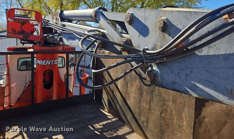 image for item EQ3584 1997 Ford  Max L-9000 grapple truck