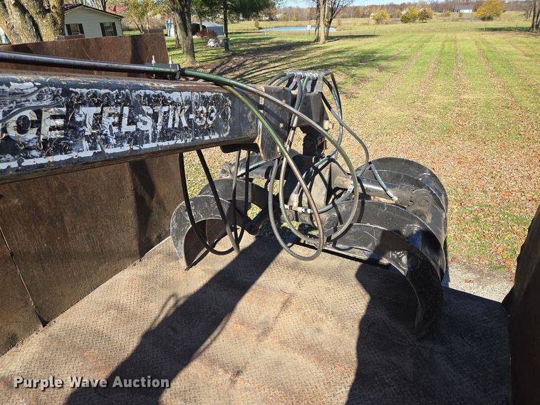 image for item EQ3584 1997 Ford  Max L-9000 grapple truck