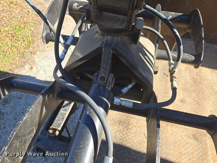 image for item EQ3584 1997 Ford  Max L-9000 grapple truck