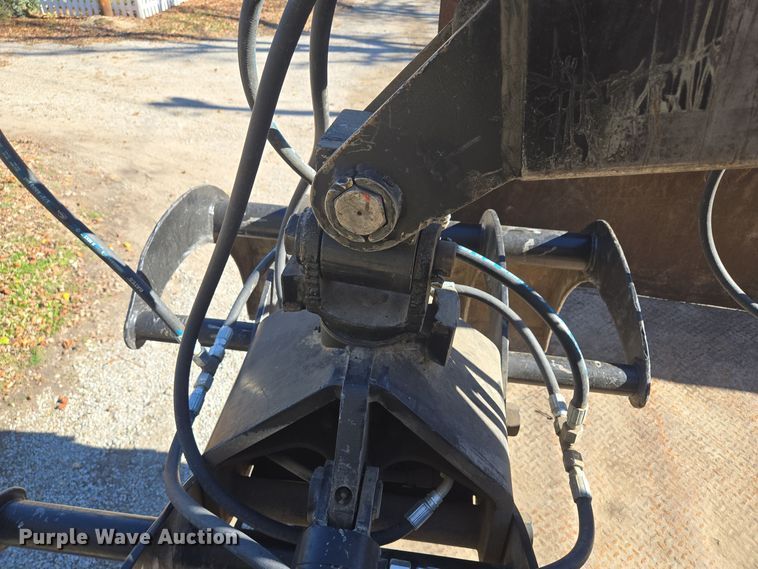 image for item EQ3584 1997 Ford  Max L-9000 grapple truck