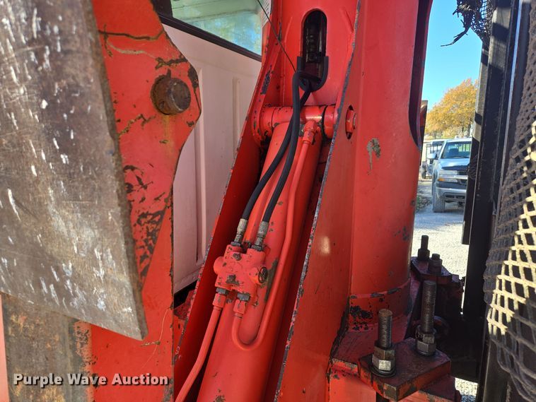 image for item EQ3584 1997 Ford  Max L-9000 grapple truck