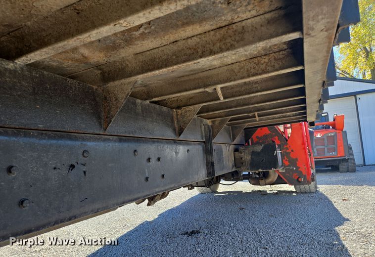 image for item EQ3584 1997 Ford  Max L-9000 grapple truck