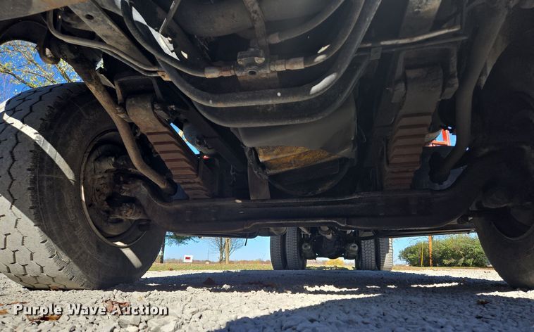 image for item EQ3584 1997 Ford  Max L-9000 grapple truck