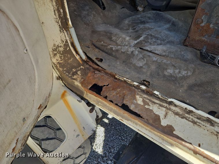 image for item EQ3584 1997 Ford  Max L-9000 grapple truck