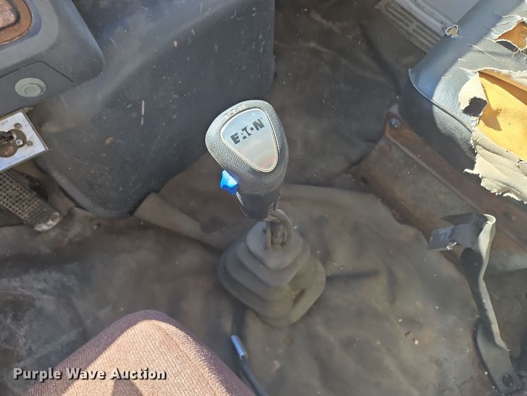 image for item EQ3584 1997 Ford  Max L-9000 grapple truck