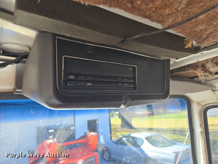 image for item EQ3584 1997 Ford  Max L-9000 grapple truck