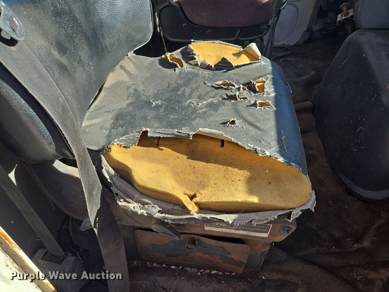 image for item EQ3584 1997 Ford  Max L-9000 grapple truck