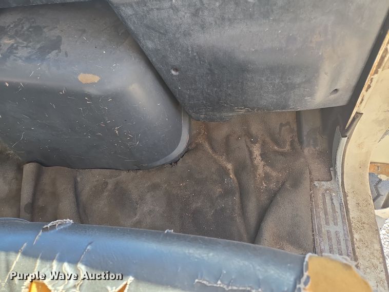 image for item EQ3584 1997 Ford  Max L-9000 grapple truck