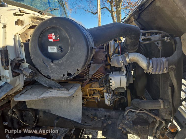 image for item EQ3584 1997 Ford  Max L-9000 grapple truck