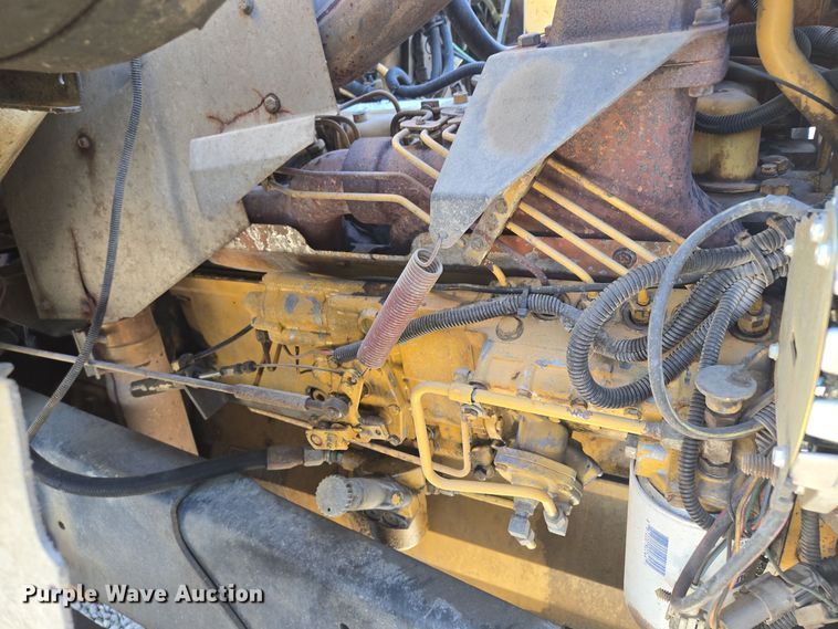 image for item EQ3584 1997 Ford  Max L-9000 grapple truck