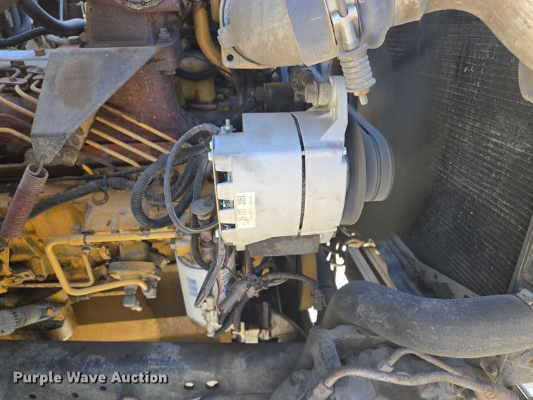 image for item EQ3584 1997 Ford  Max L-9000 grapple truck