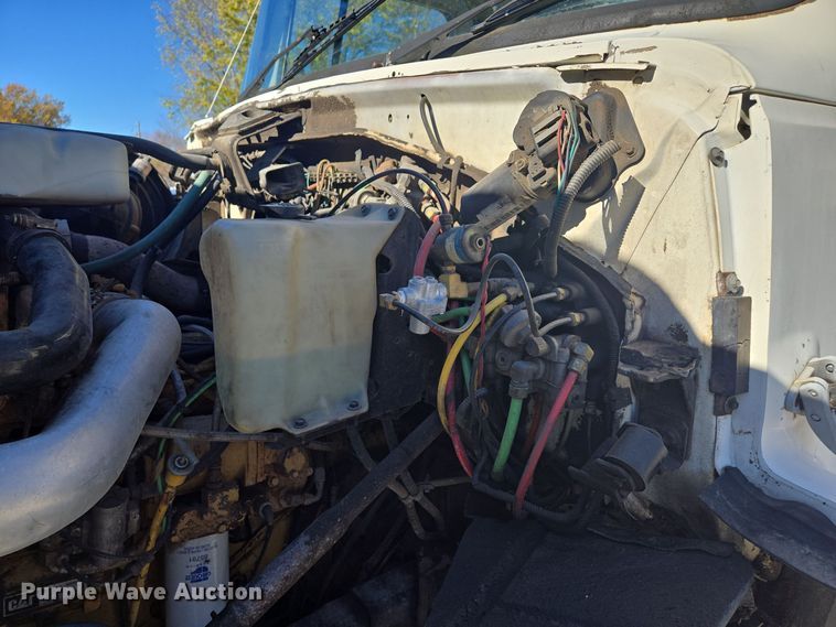 image for item EQ3584 1997 Ford  Max L-9000 grapple truck