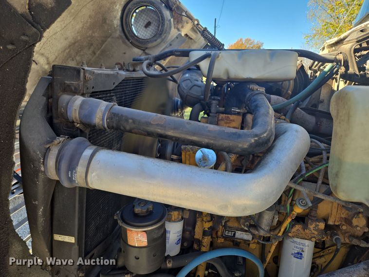 image for item EQ3584 1997 Ford  Max L-9000 grapple truck