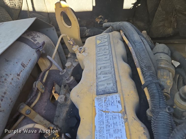 image for item EQ3584 1997 Ford  Max L-9000 grapple truck