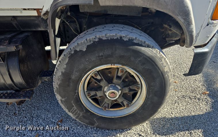 image for item EQ3584 1997 Ford  Max L-9000 grapple truck