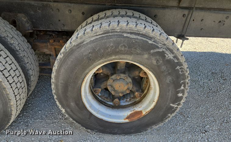 image for item EQ3584 1997 Ford  Max L-9000 grapple truck