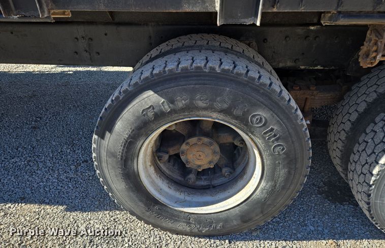 image for item EQ3584 1997 Ford  Max L-9000 grapple truck