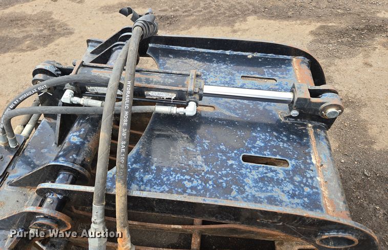 image for item ER5002 Stinger RG66 skid steer grapple bucket