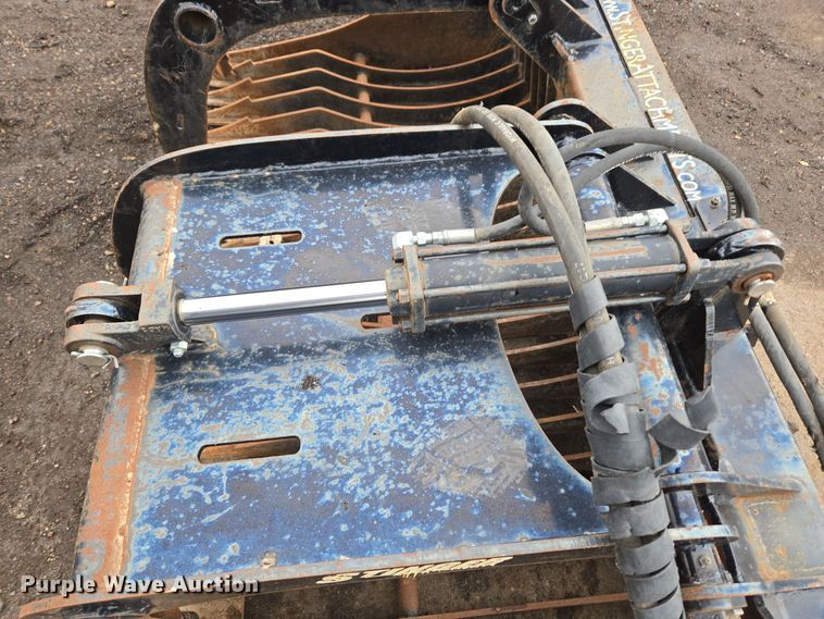 image for item ER5002 Stinger RG66 skid steer grapple bucket