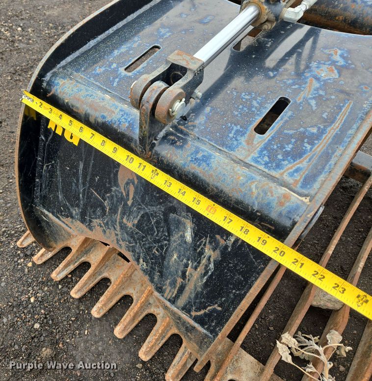 image for item ER5002 Stinger RG66 skid steer grapple bucket