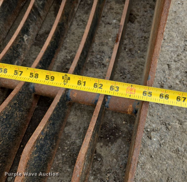 image for item ER5002 Stinger RG66 skid steer grapple bucket