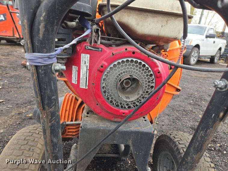 image for item ER5005 Mikasa MVC-82VHW plate compactor