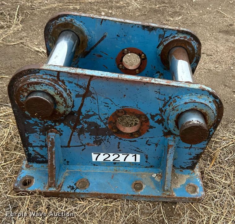 image for item ER8190 SUI Manufacturing  UMB316 breaker adapter plate