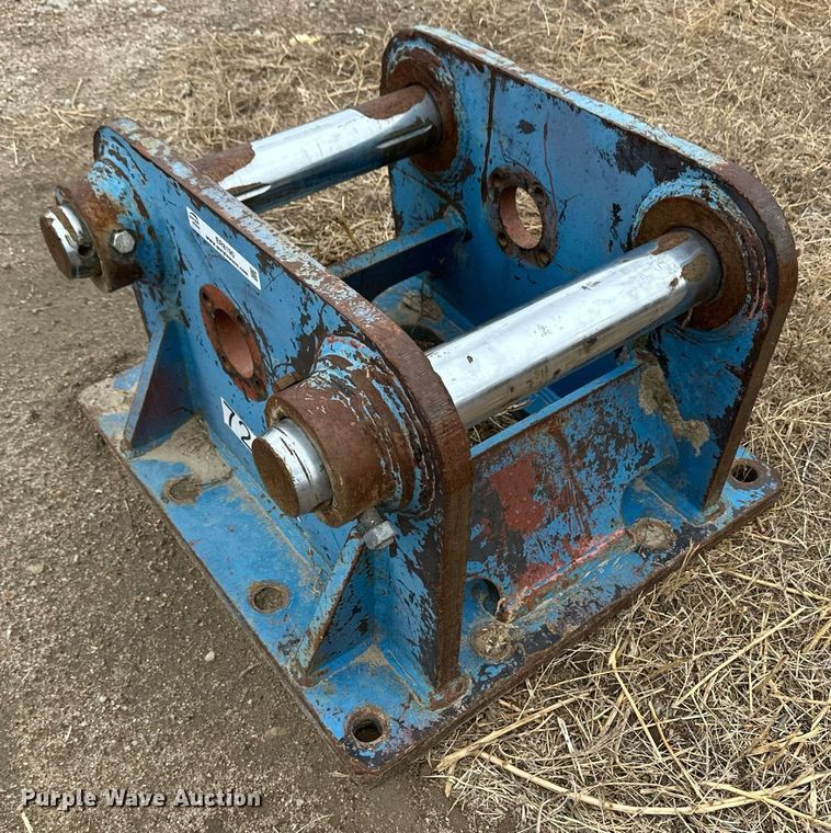 image for item ER8190 SUI Manufacturing  UMB316 breaker adapter plate