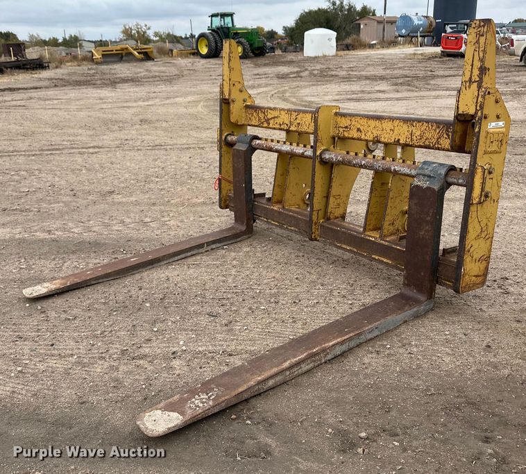 image for item ER8201 Caterpillar wheel loader forks