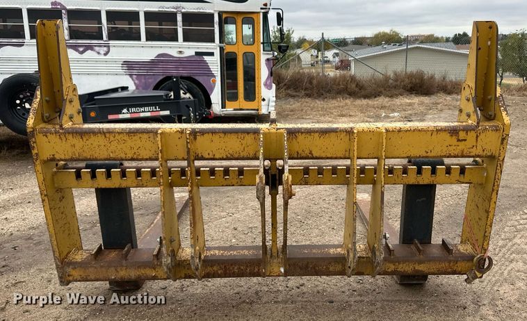 image for item ER8201 Caterpillar wheel loader forks