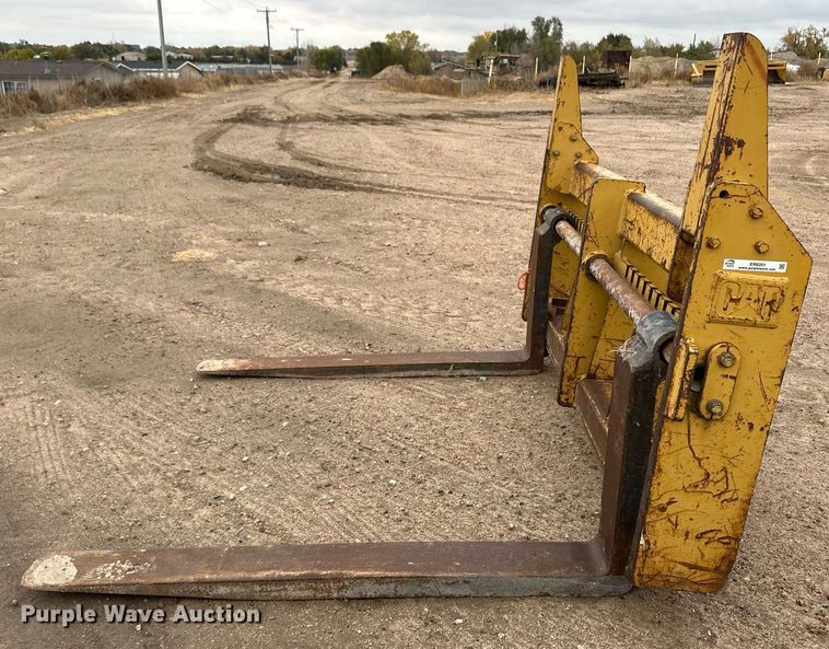 image for item ER8201 Caterpillar wheel loader forks