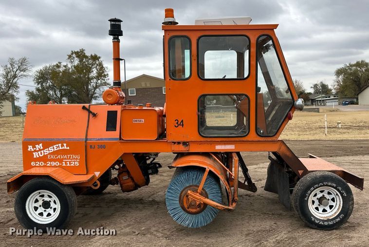 image for item ER8202 Broce Broom RJ300 broom