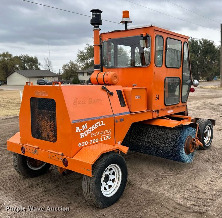 image for item ER8202 Broce Broom RJ300 broom