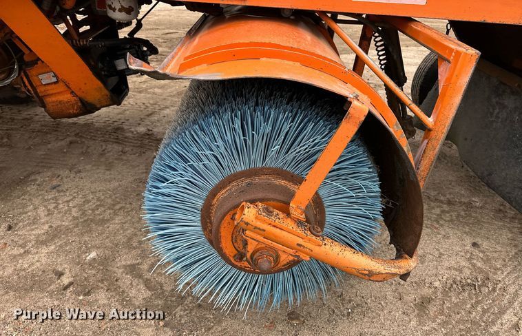 image for item ER8202 Broce Broom RJ300 broom