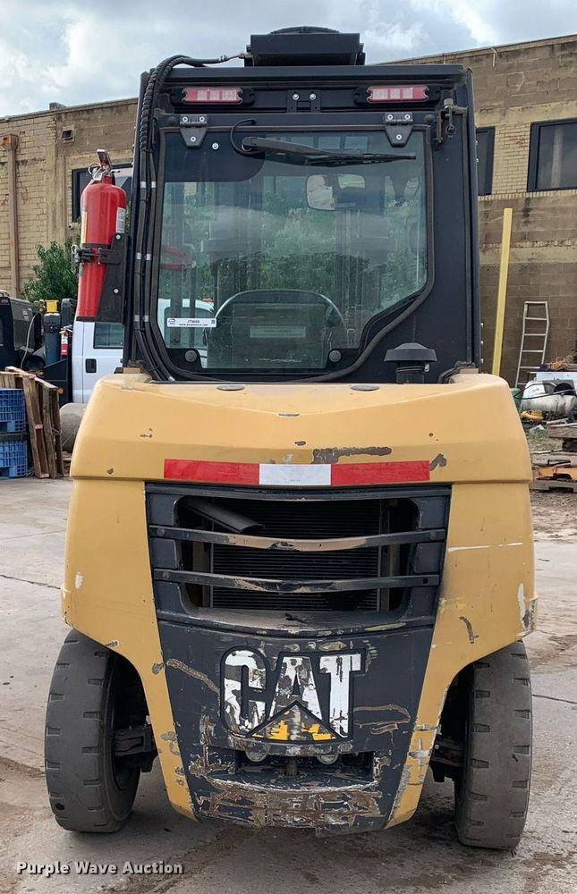 image for item JT9668 Caterpillar  DP40N forklift